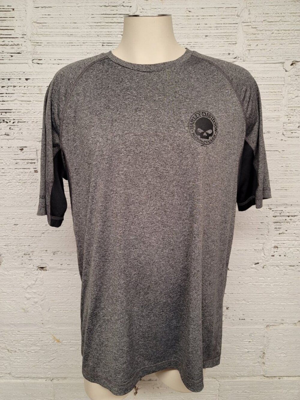 Harley Davidson Men's Size XL Silky Pullover Short Sleeve Gray Skull Shirt